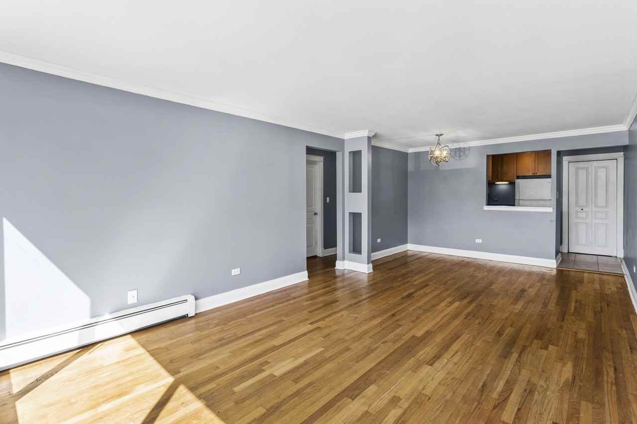 6060 N Ridge Ave #2H - Photo 5 of 13