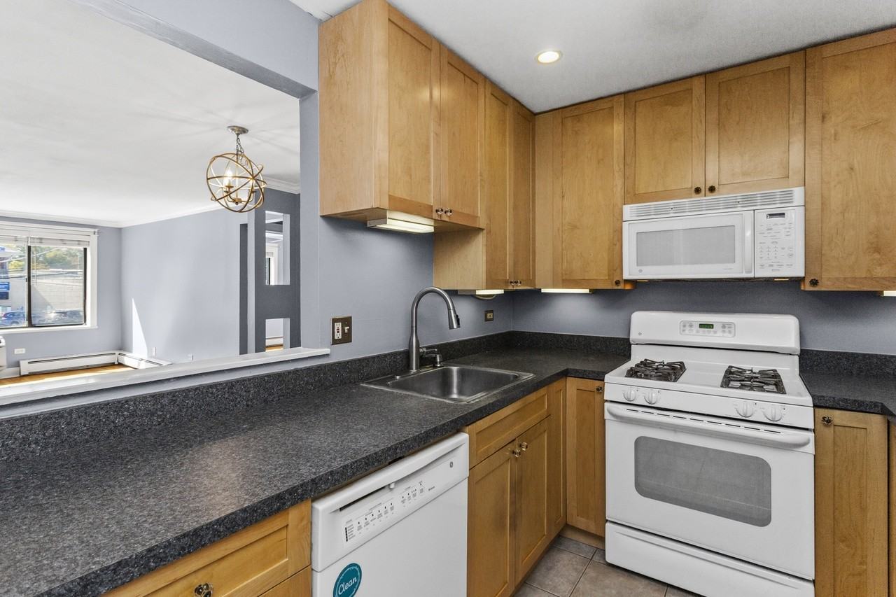 6060 N Ridge Ave #2H - Photo 7 of 13