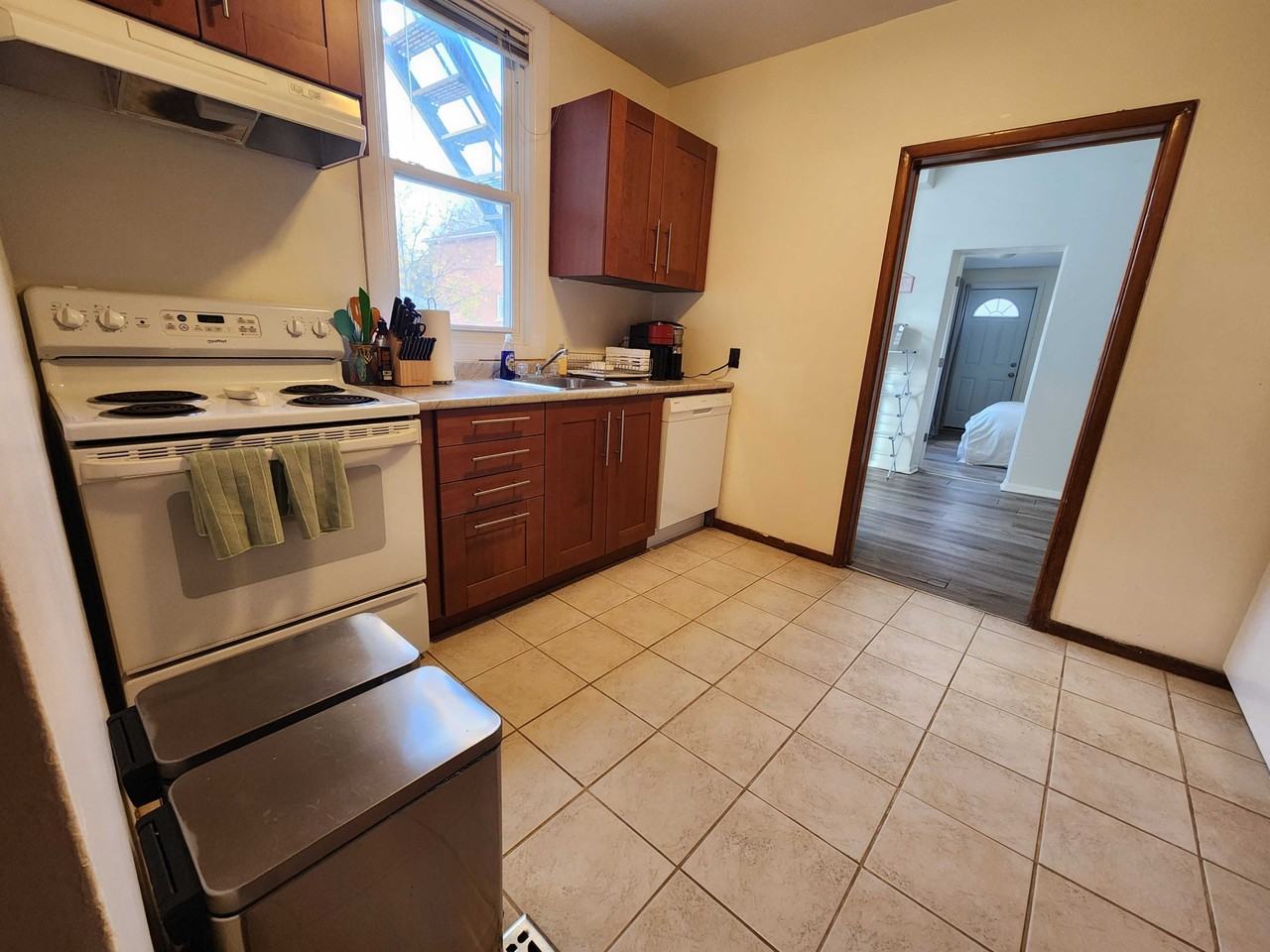 523 Johnson St #1 - Photo 3 of 10