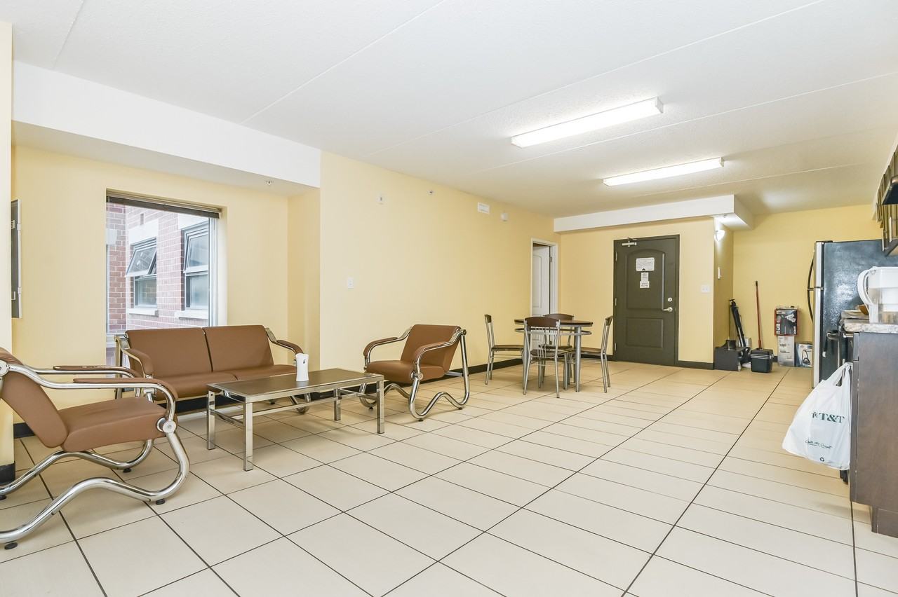 110 University Avenue West - Photo 3 of 13