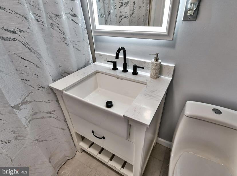 Romlon St - Photo 2 of 10