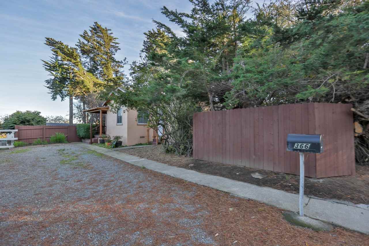 366 Dorado Way - Photo 2 of 14