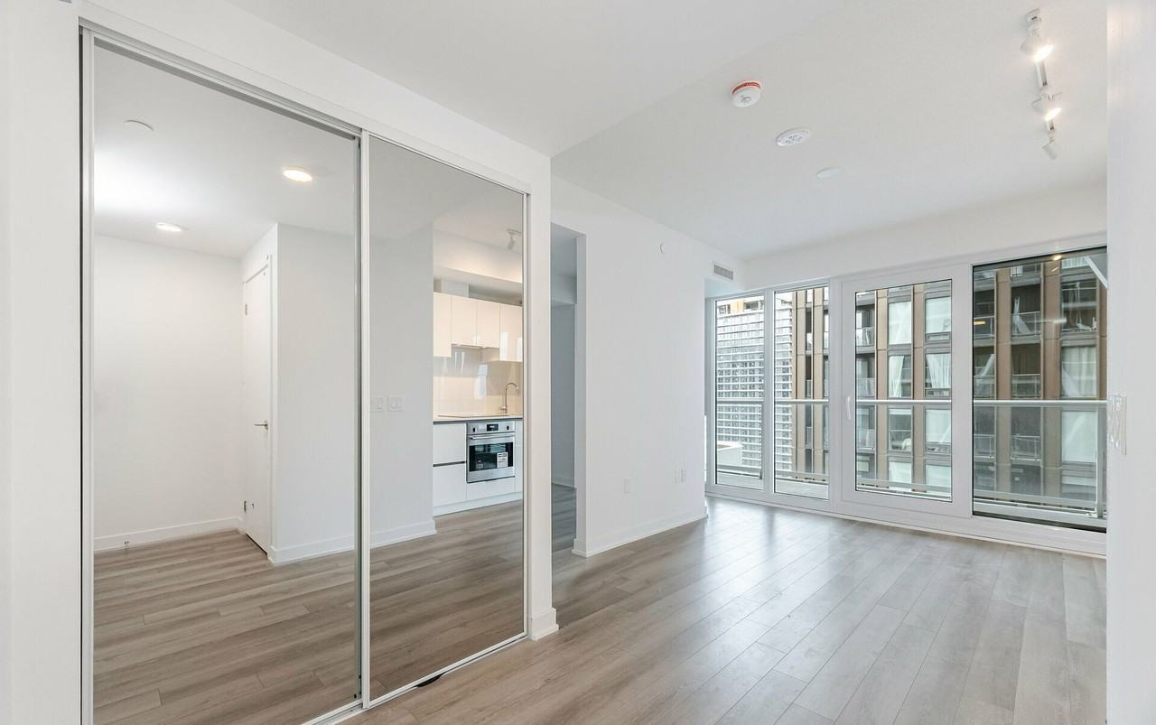 230 Simcoe Street #2220 - Photo 3 of 14