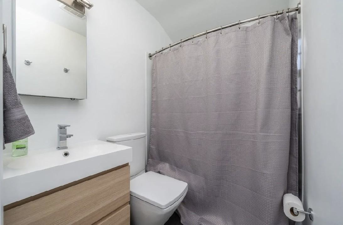 2010 West 22nd Street - Photo 5 of 13