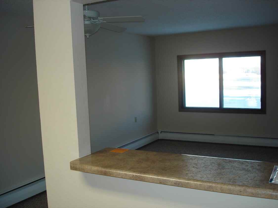 North Villa Apartments - Photo 5 of 9