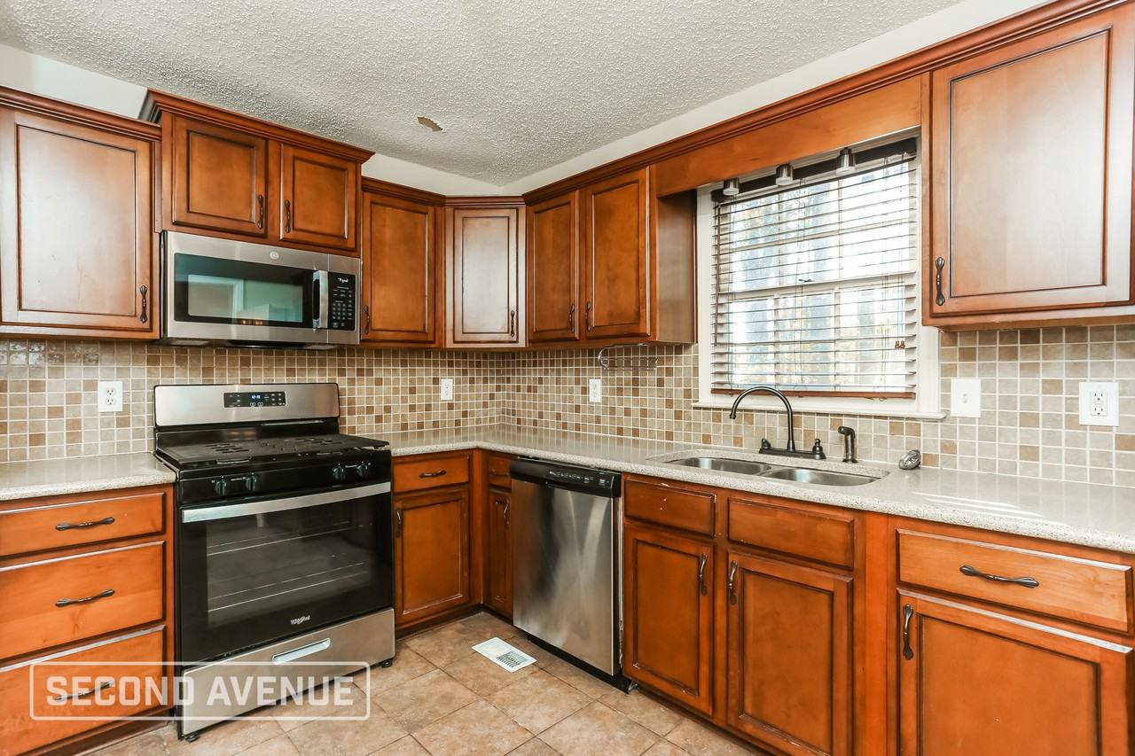 654 Ladora Dr - Photo 5 of 31