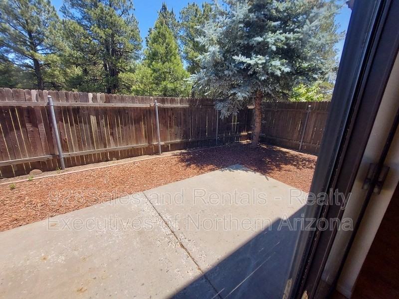 3042 N Joy Ln - Photo 3 of 10