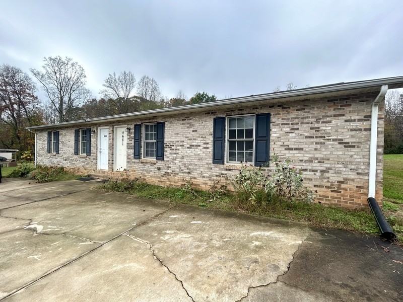 4681 Grassy Creek Rd - Photo 3 of 13