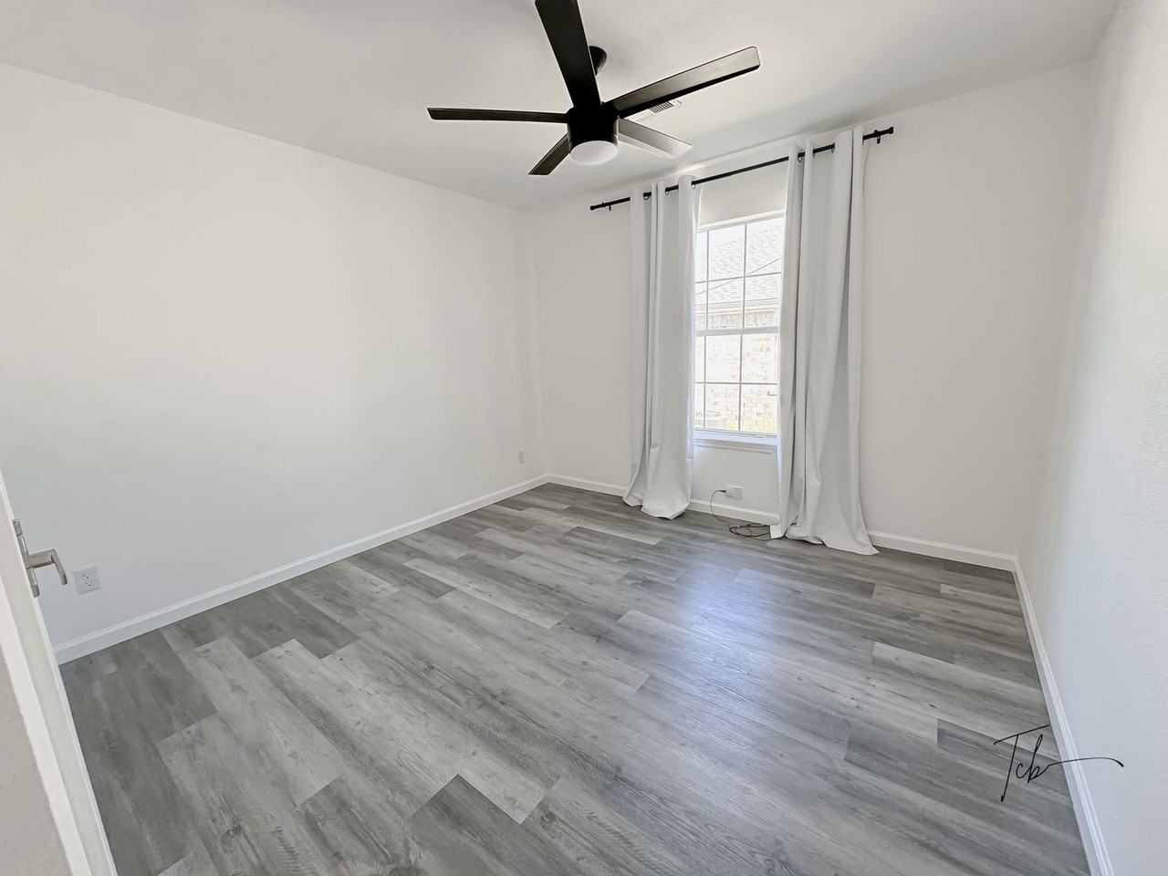 11 Holly Dr #B - Photo 6 of 33