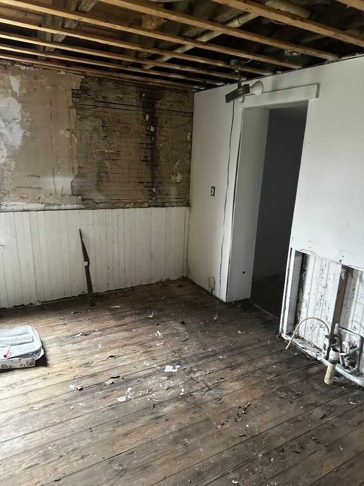 15610 Cresap Ave - Photo 4 of 5