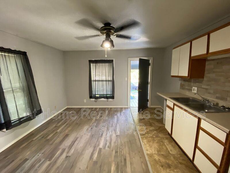 2148 N East Ave #A - Photo 2 of 8