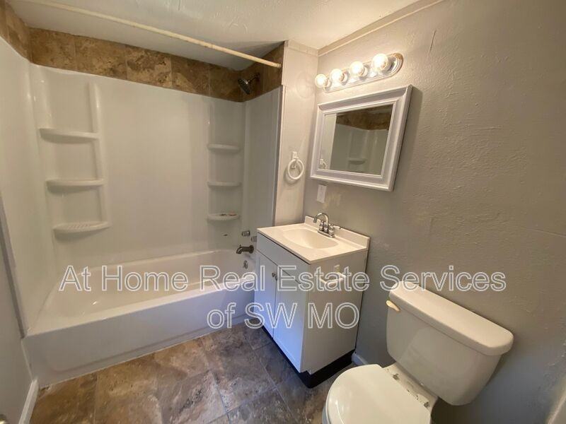 2148 N East Ave #A - Photo 7 of 8