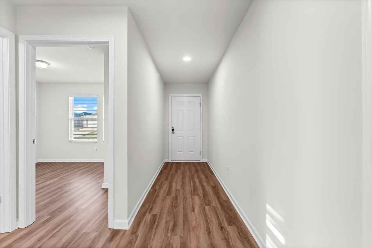 698 Whispering Creek Ave - Photo 4 of 36