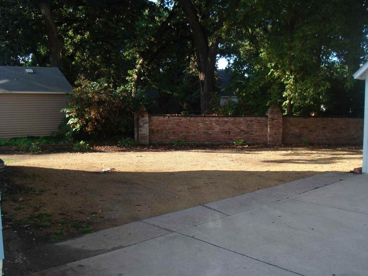 915A, LLC - Photo 6 of 34