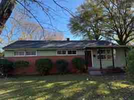 featured image of 902 N Elam Ave