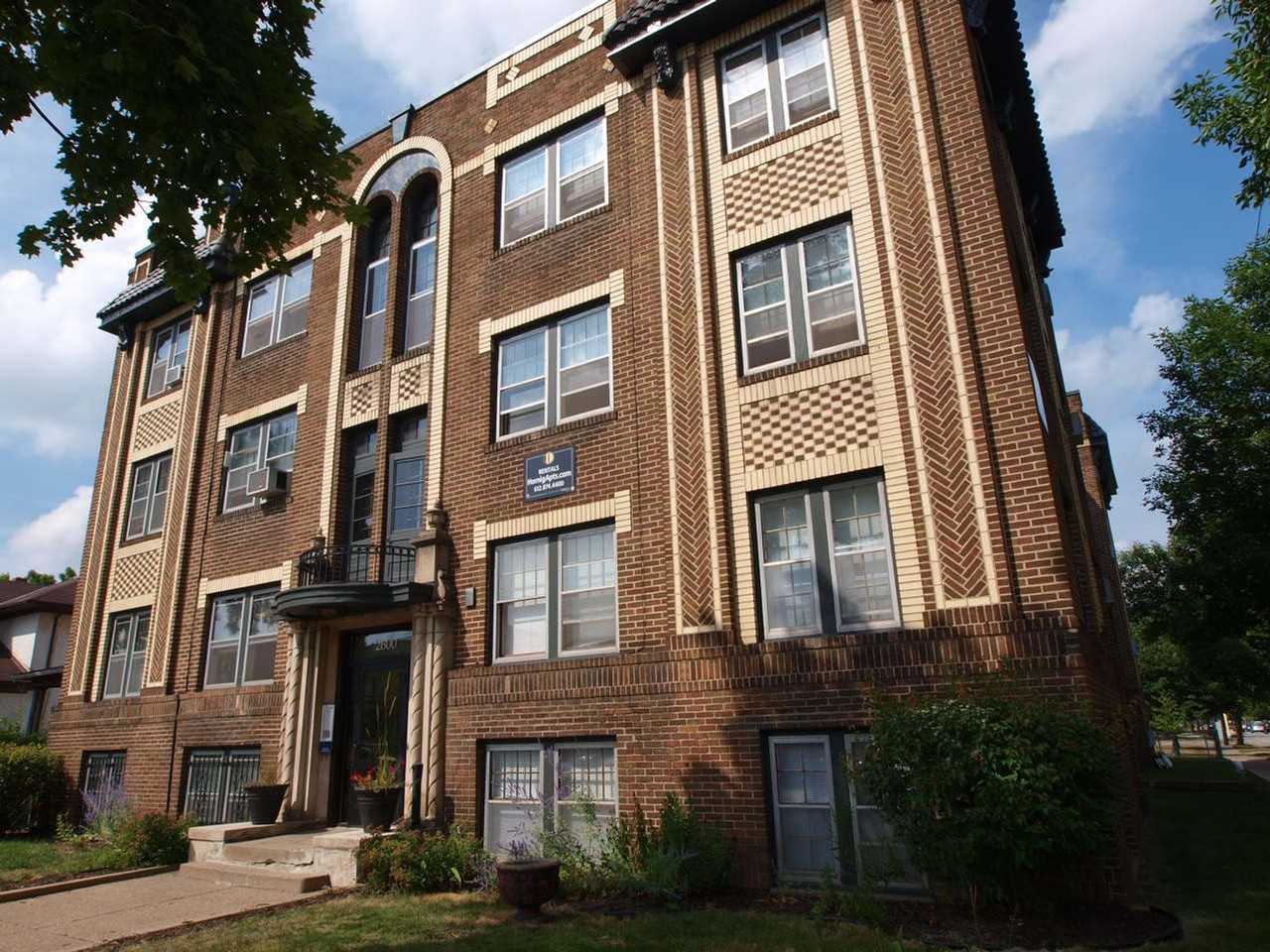 2600 Pleasant Ave S - Photo 7 of 14