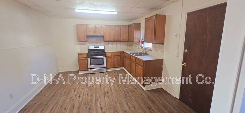 116 Knight St #101 - Photo 3 of 9