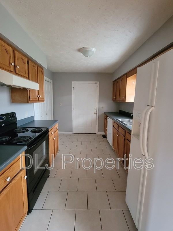 340 Piney Rd - Photo 3 of 12