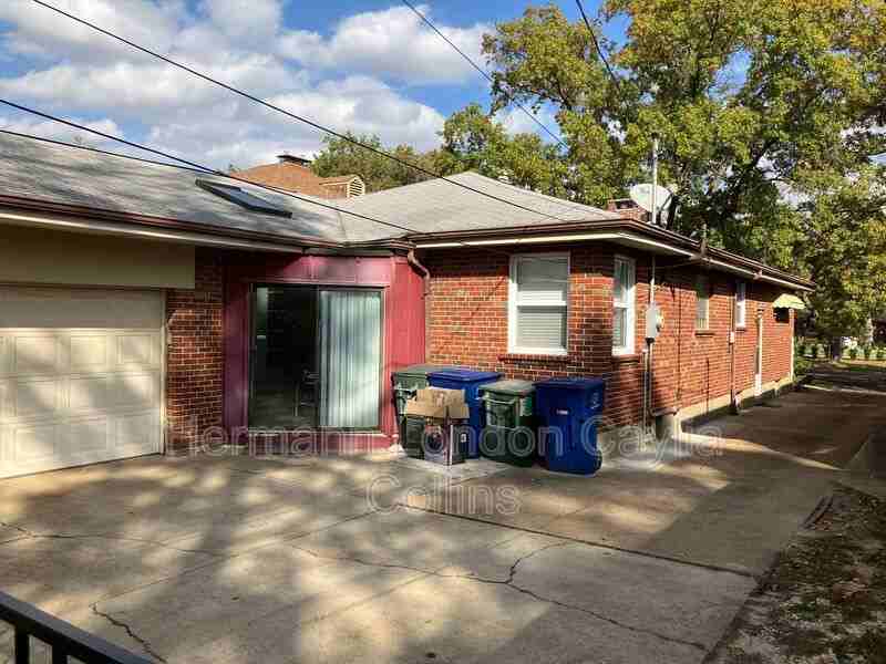 5611 Jamieson Ave #5611 - Photo 3 of 21