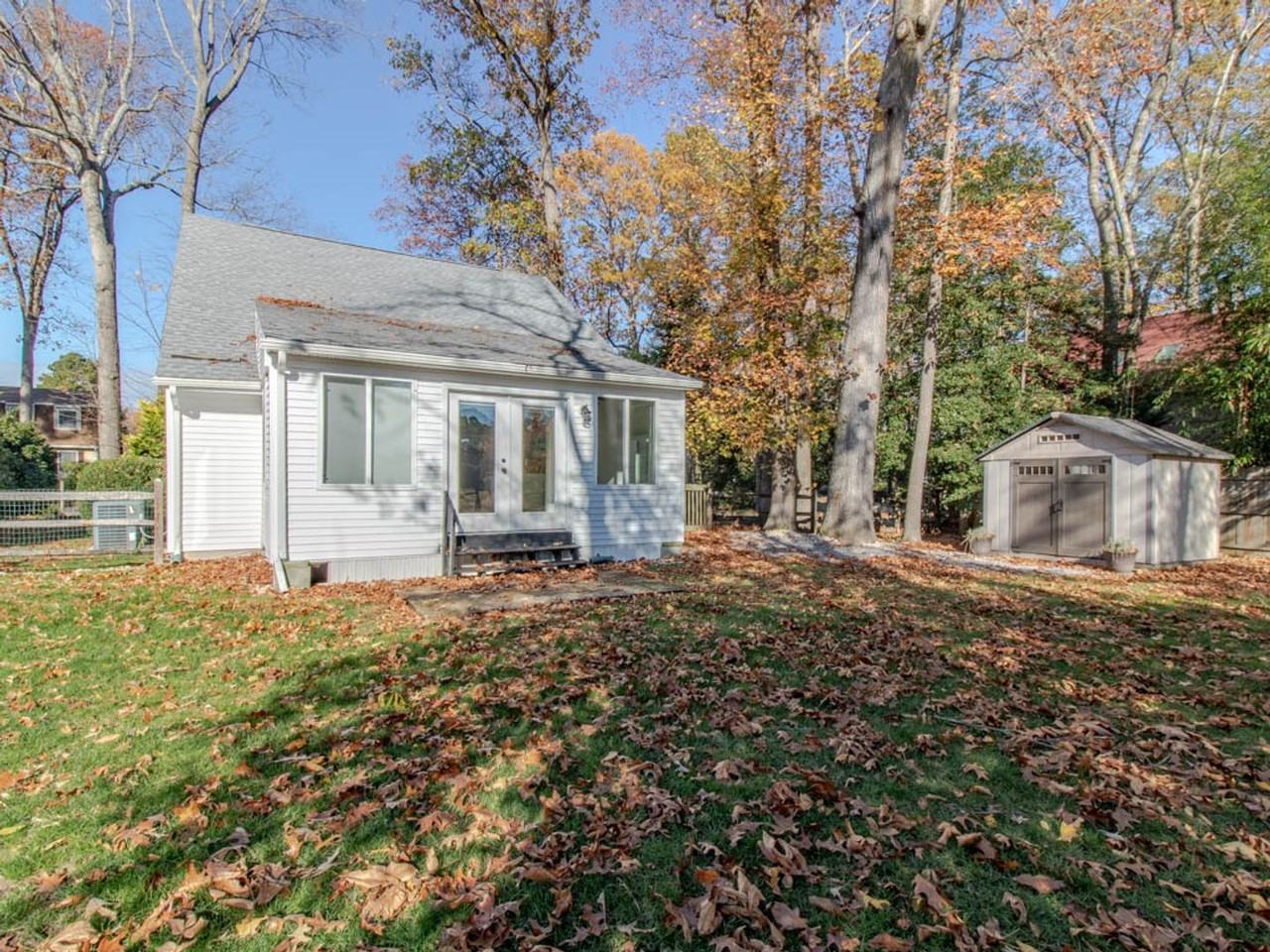 112 Whisperwood Ln - Photo 3 of 21