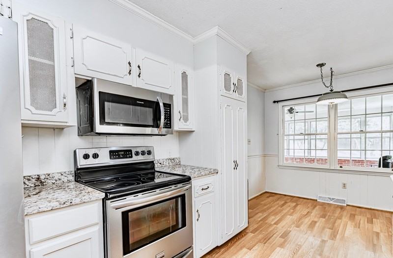 300 Long Forest Cir - Photo 6 of 21