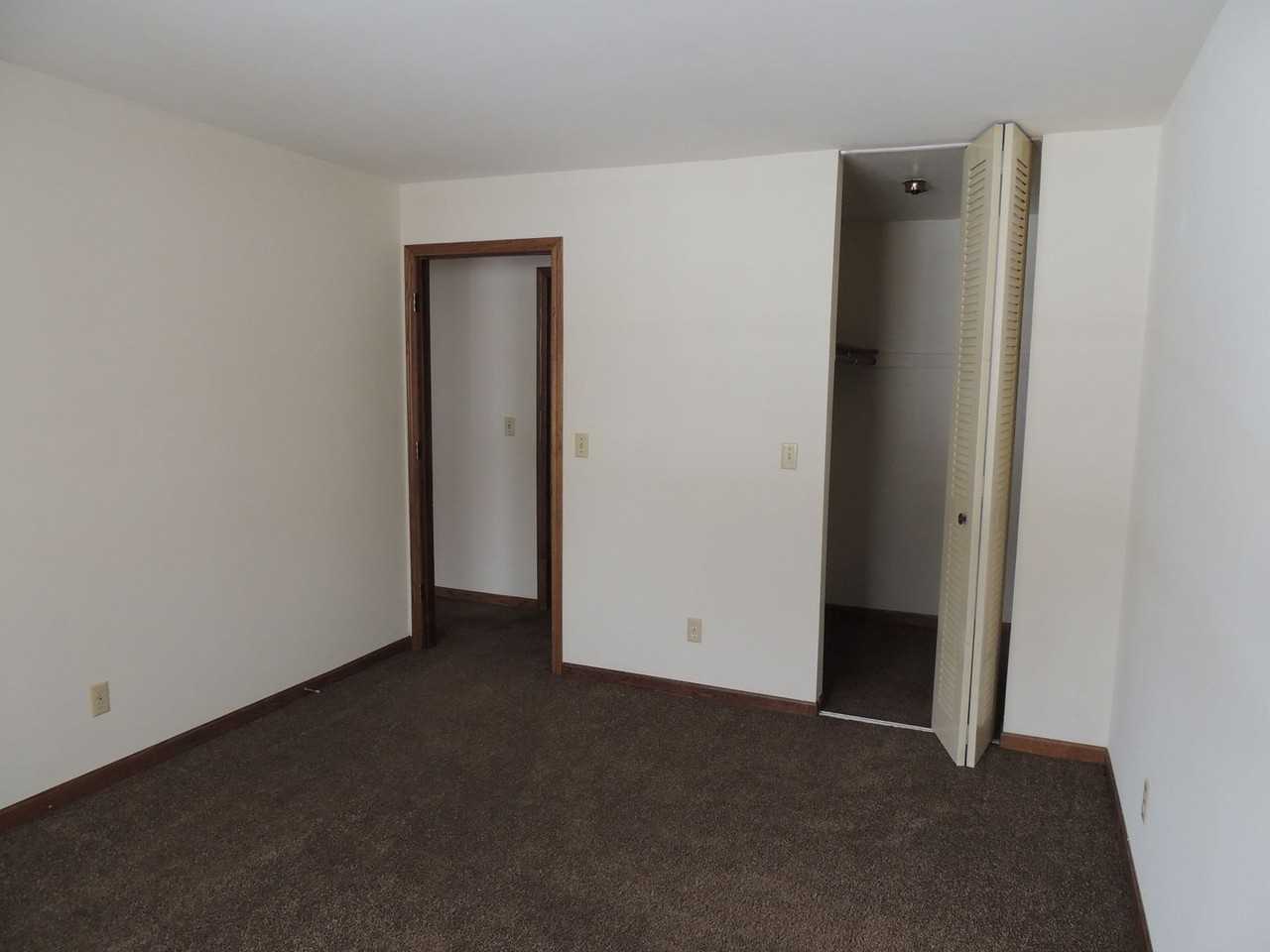 1311-1315 - Photo 2 of 25