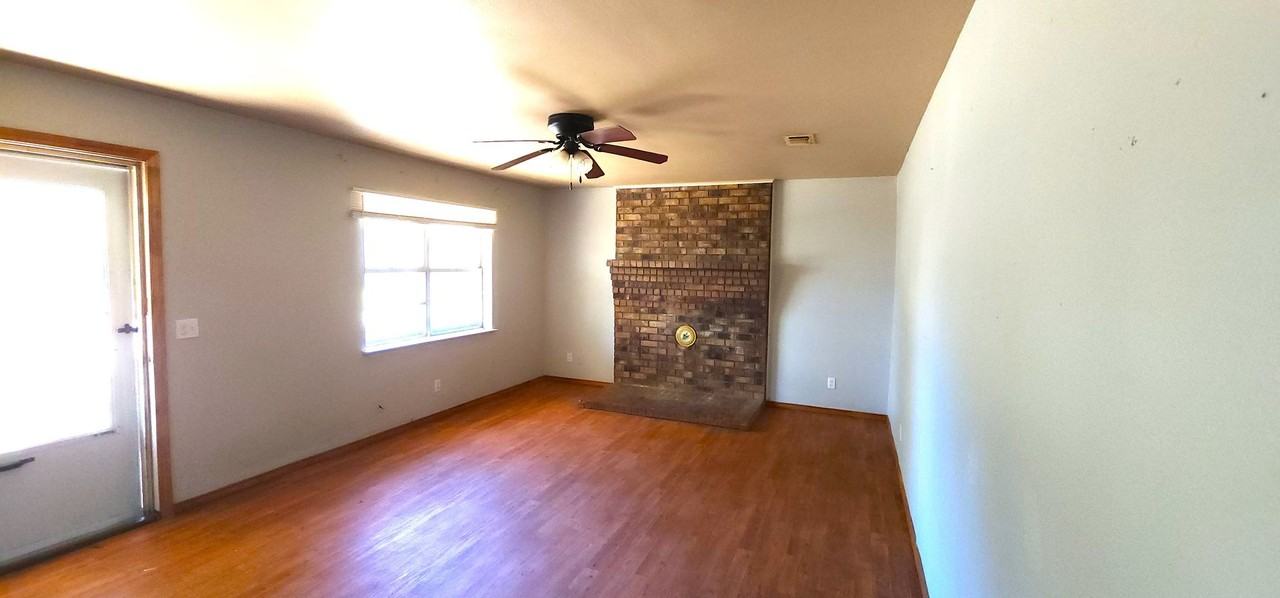 145 11th St Ne - Photo 2 of 12