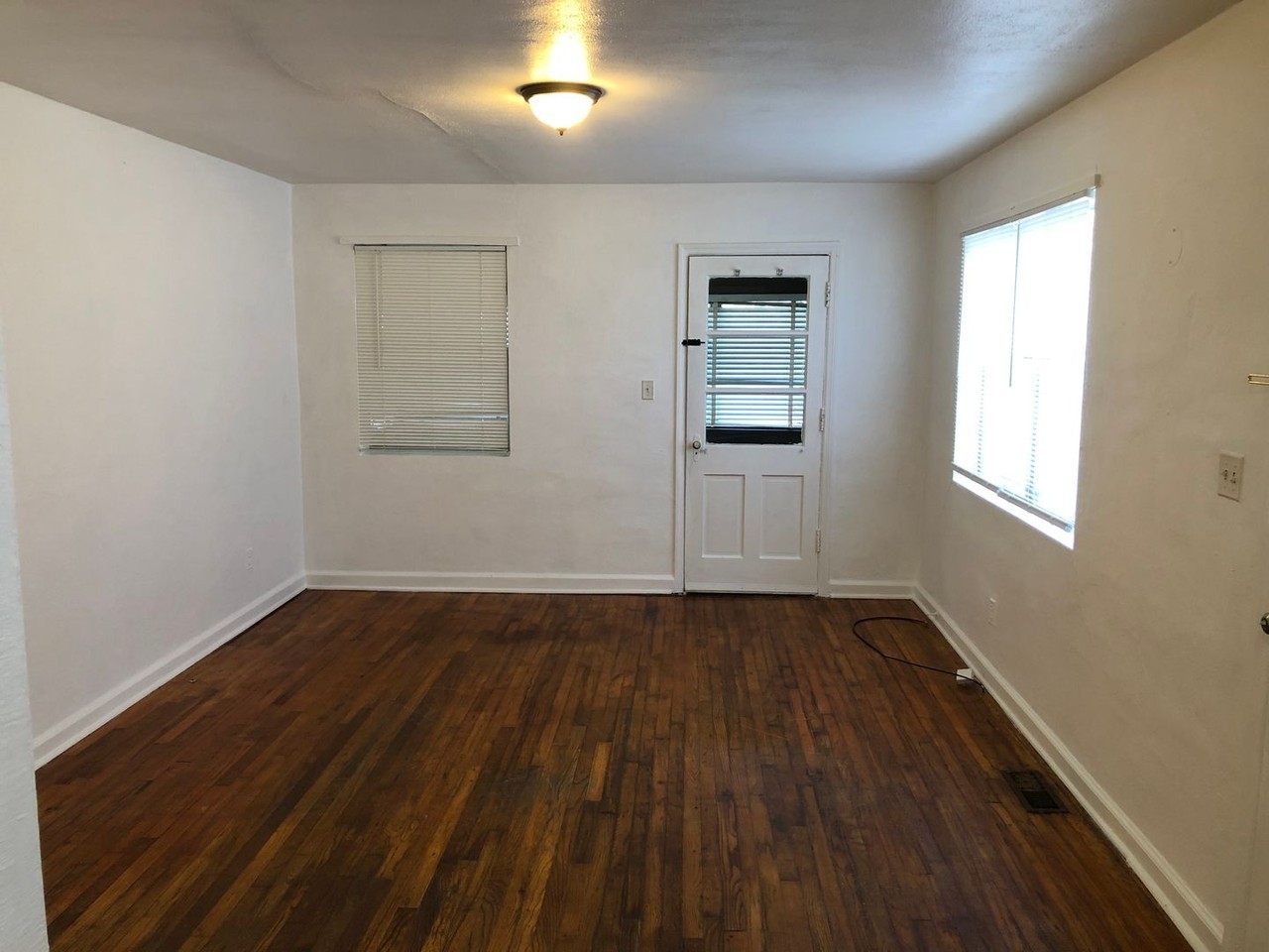 3126 Baker Cir - Photo 2 of 13