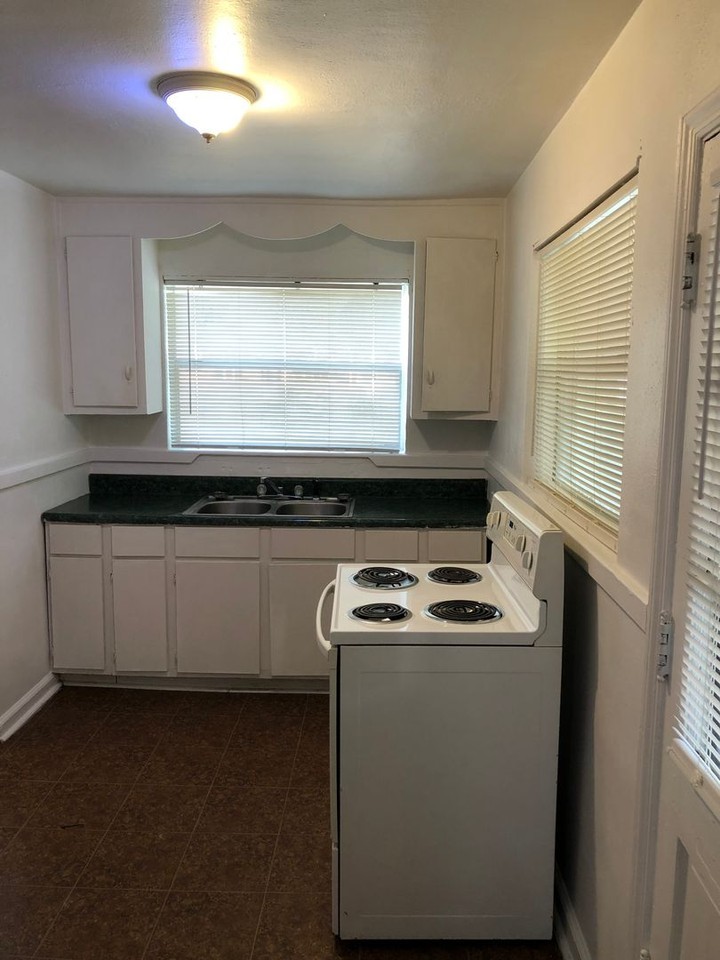 3126 Baker Cir - Photo 4 of 13
