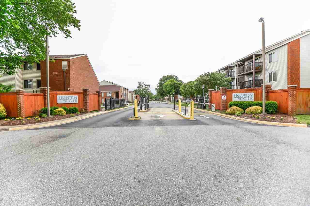 11 Haverford Ct - Photo 3 of 25