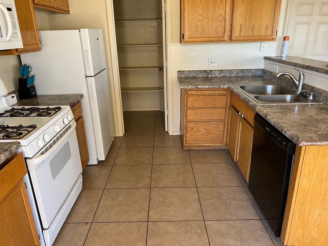 11459 E 26th Pl - Photo 5 of 16