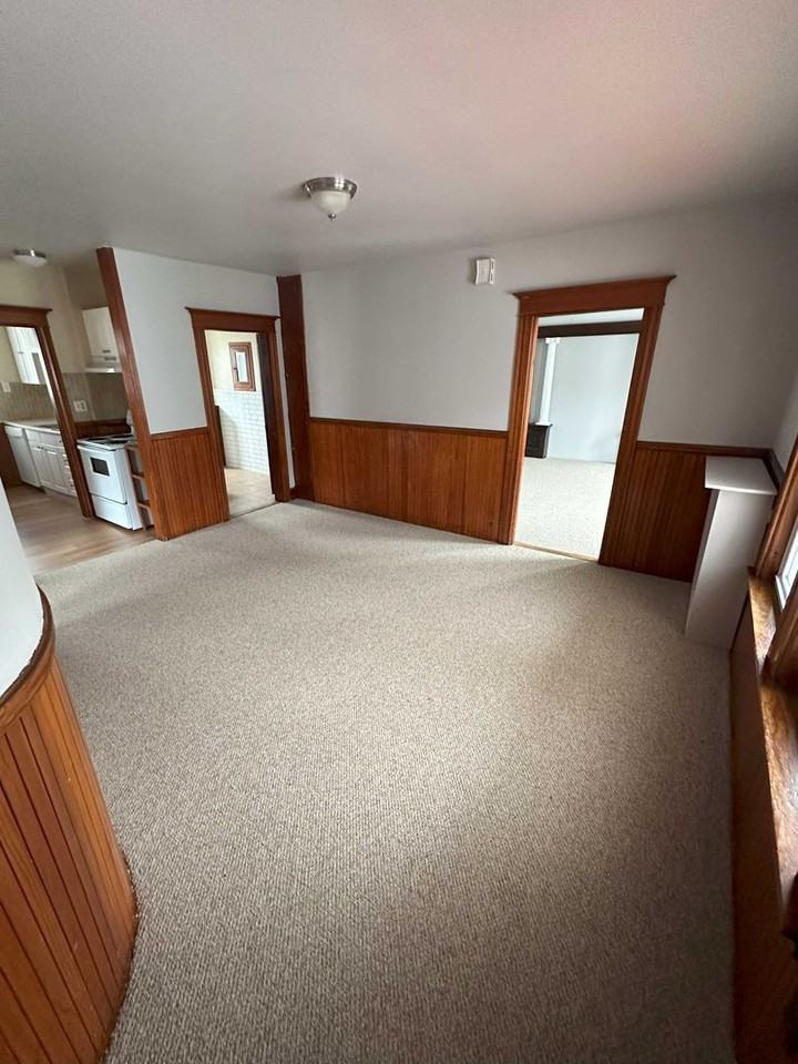 74 Elizabeth St - Photo 2 of 20