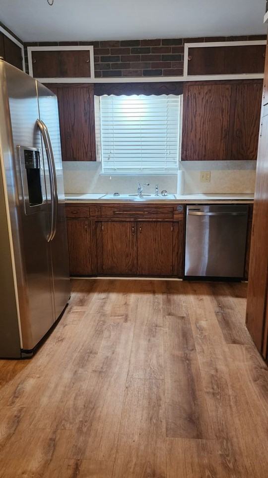 1404 Holiday Pl - Photo 3 of 20
