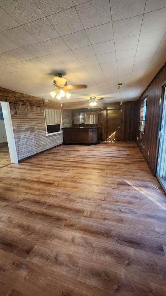 1404 Holiday Pl - Photo 4 of 20