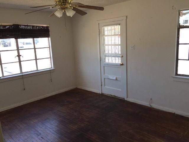 1321 Chadbourne St - Photo 2 of 6