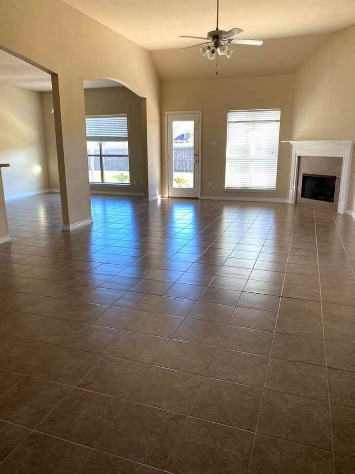 41266 New Orleans Dr - Photo 3 of 19