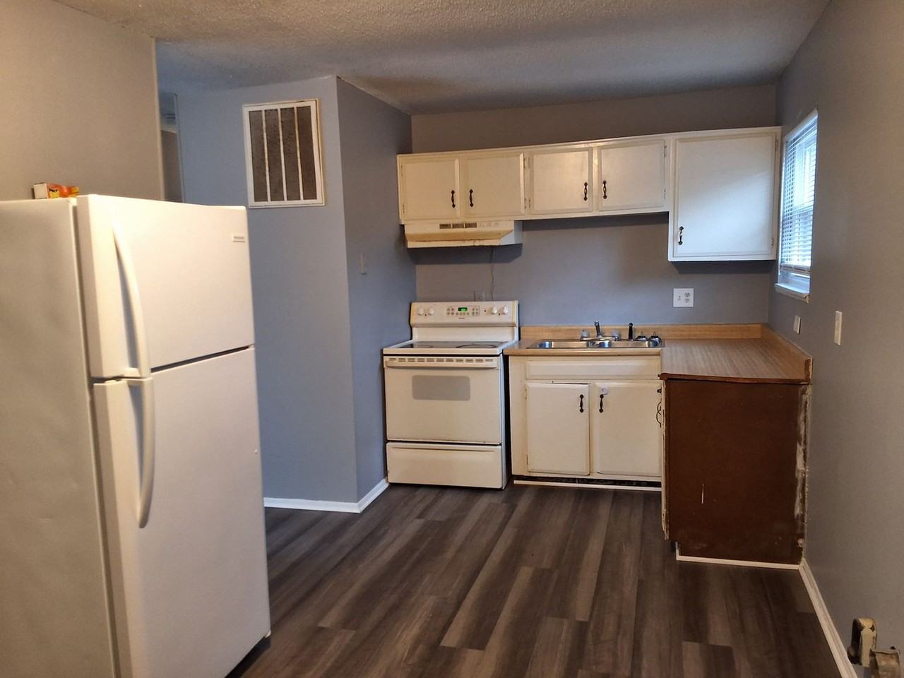 801 Monin Rd - Photo 5 of 15