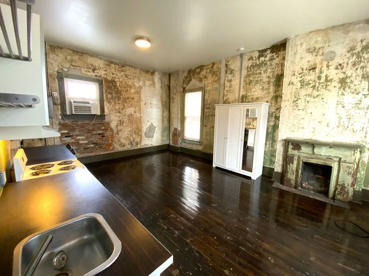 112 S 5th St #201 - Photo 6 of 11