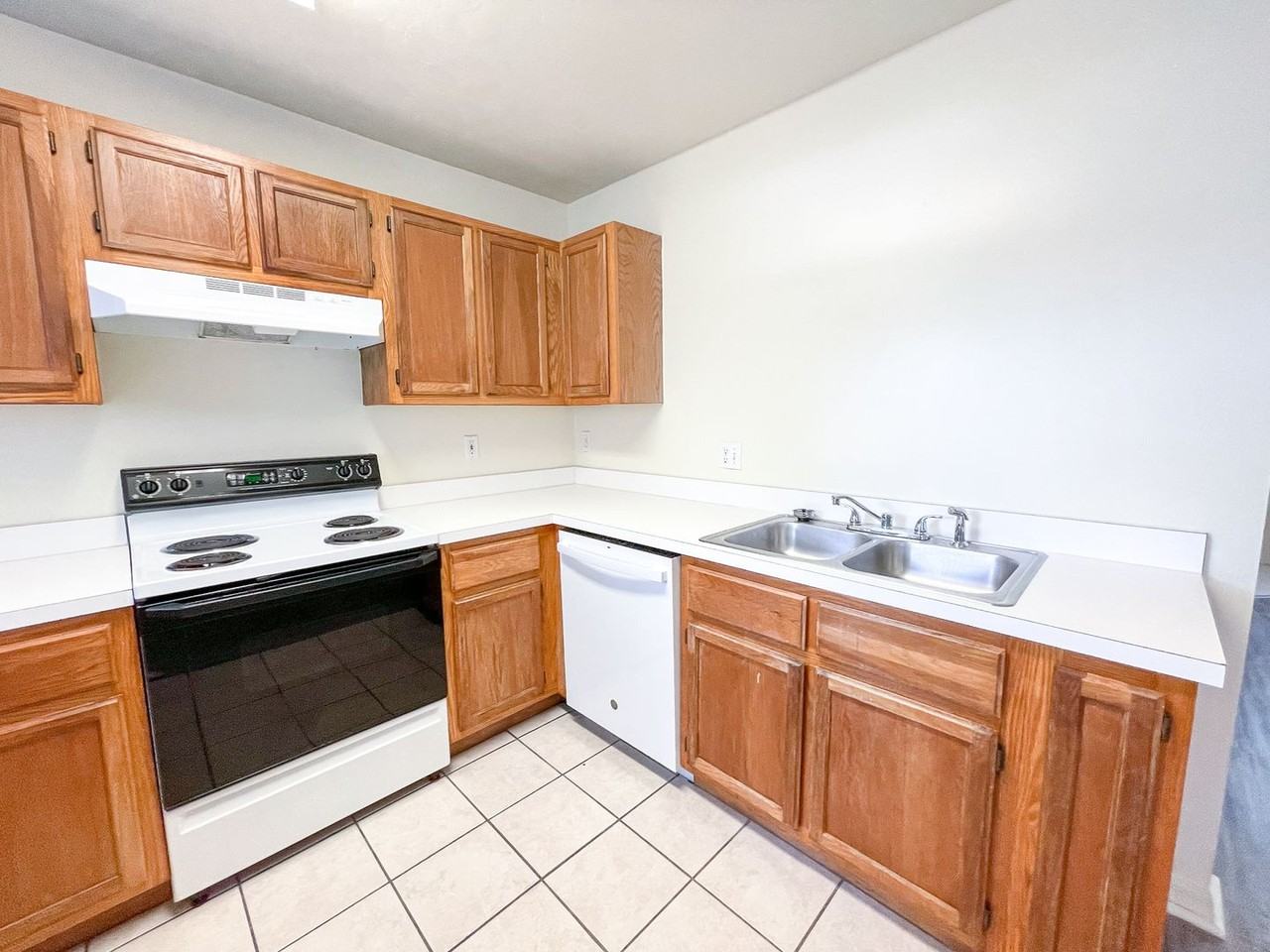 120 Nw 8th St - Photo 6 of 24