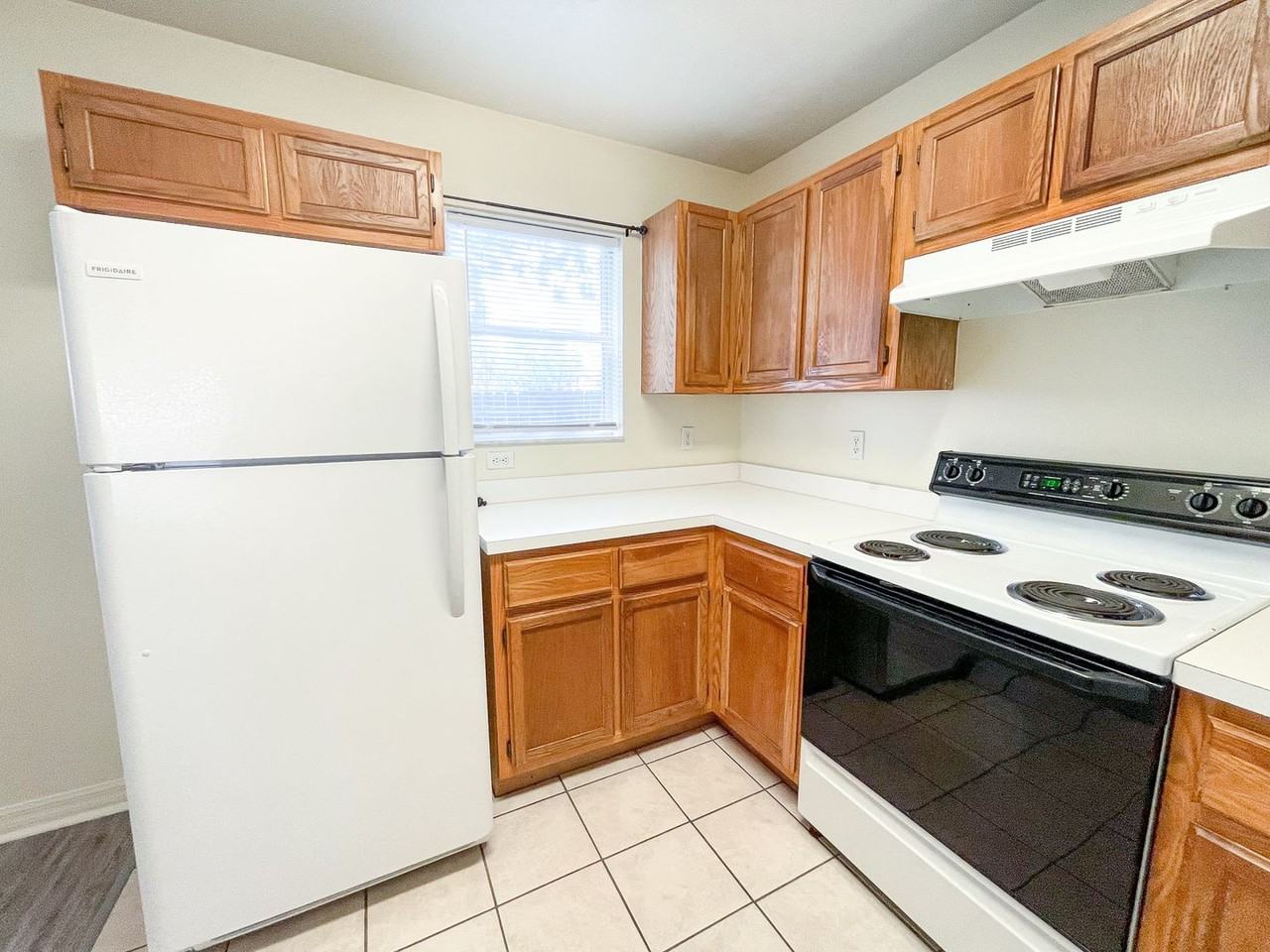 120 Nw 8th St - Photo 7 of 24