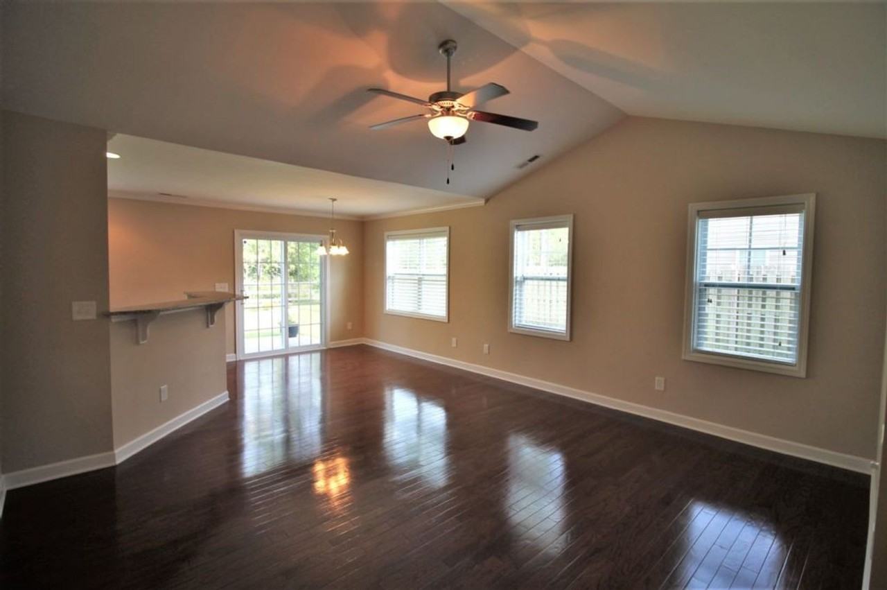 410 Ridgeway Dr - Photo 6 of 25