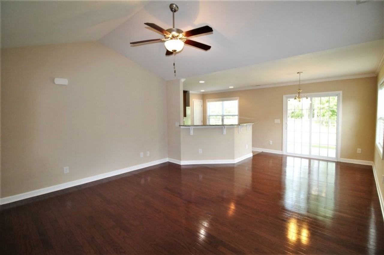 410 Ridgeway Dr - Photo 7 of 25