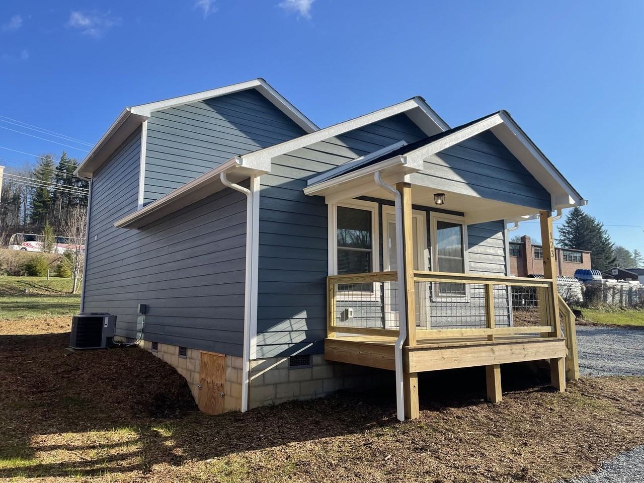 173 Delmar St - Photo 2 of 35