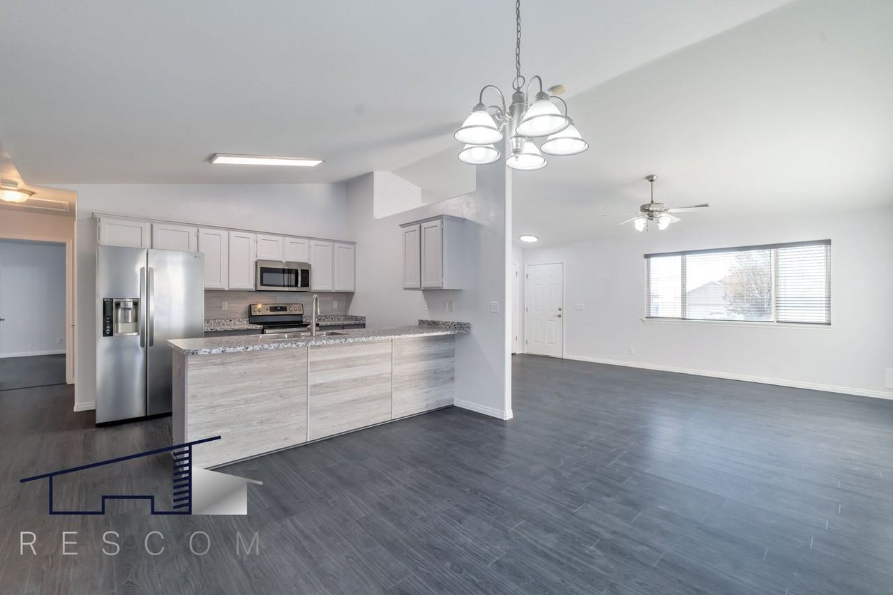 1474 Ogden Peak Cir - Photo 2 of 17
