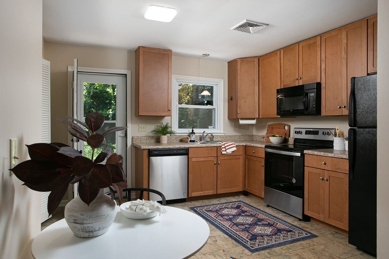433A Northside Dr - Photo 4 of 23