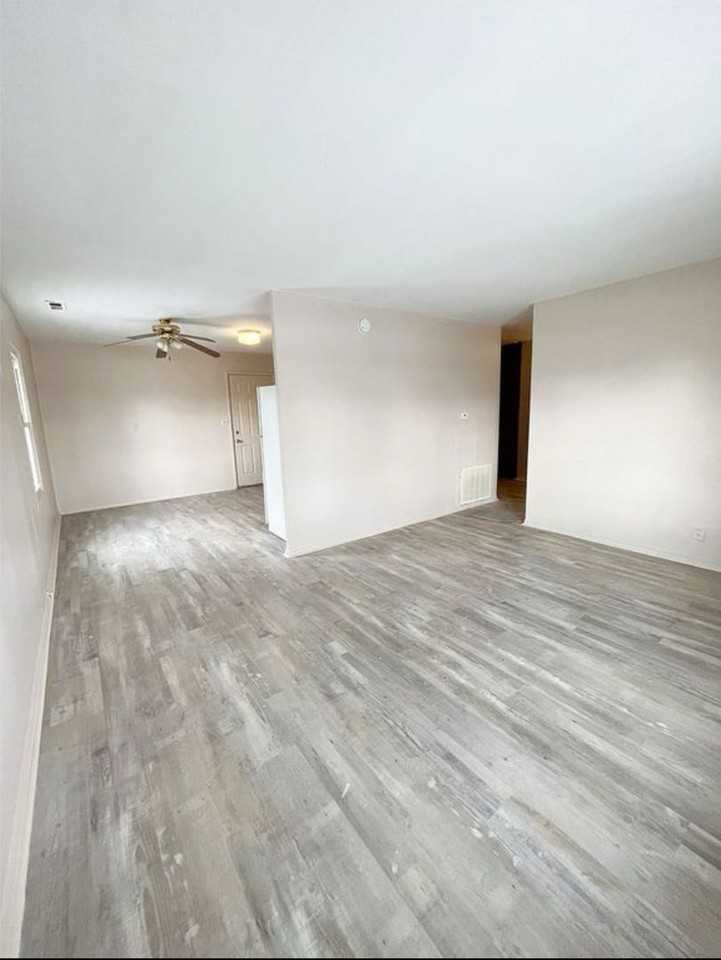 3004 S 18th St - Photo 3 of 11