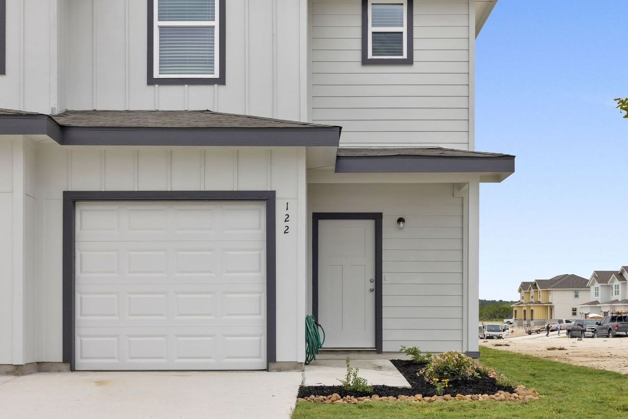 166 Marigold Pl - Photo 6 of 40