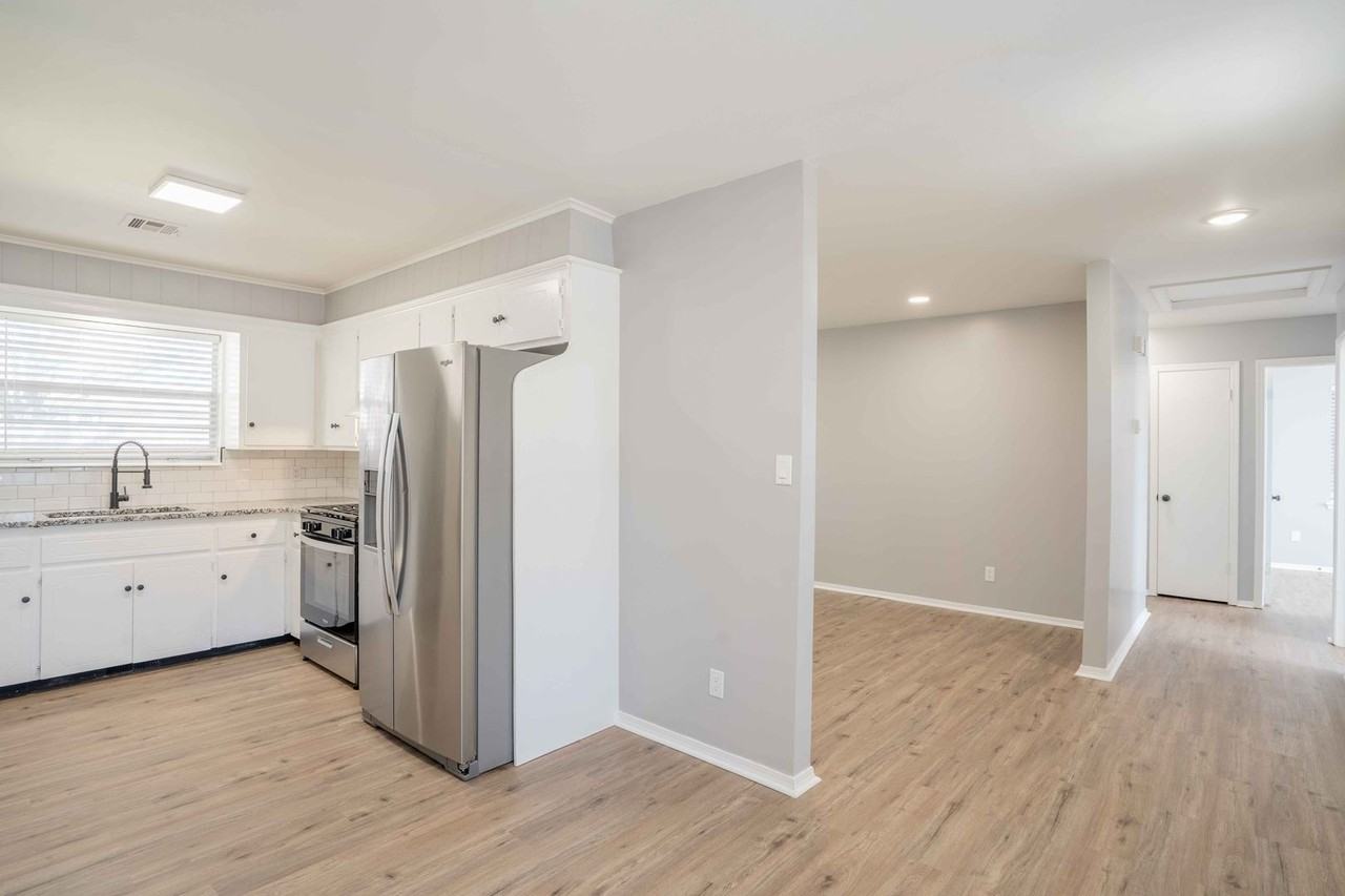 904 W El Paso Pl - Photo 5 of 13