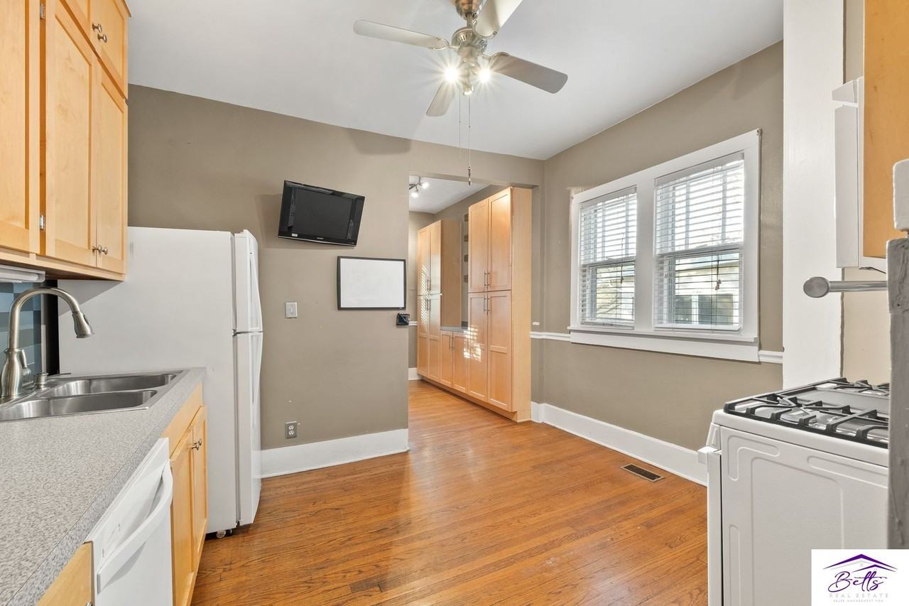 350 N 41st St - Photo 3 of 21