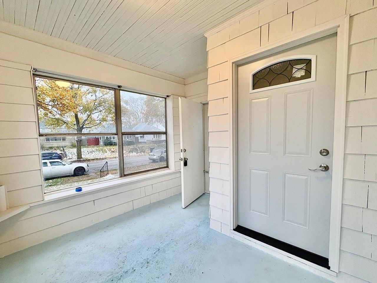 614 E Fairview Ave - Photo 2 of 15